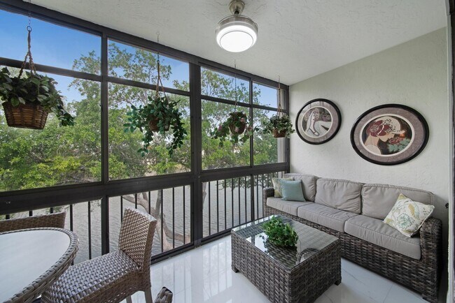 Building Photo - 6241 Pointe Regal Cir