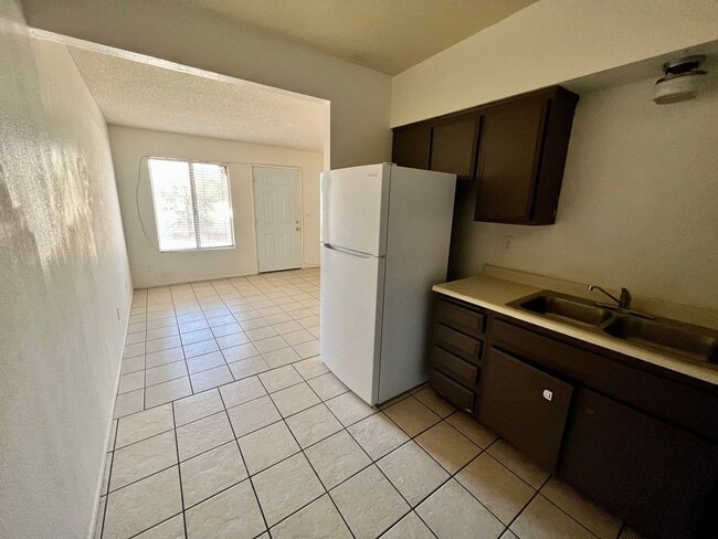 Building Photo - 73433 Sun Valley Dr
