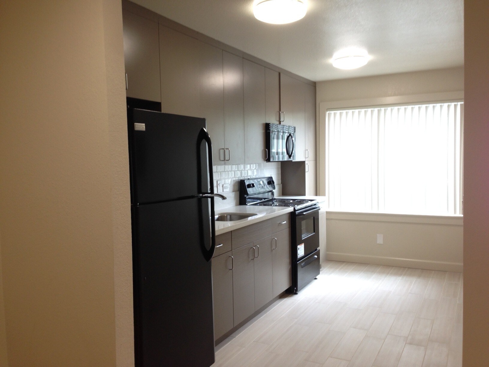 Building Photo - 2398 Parker St