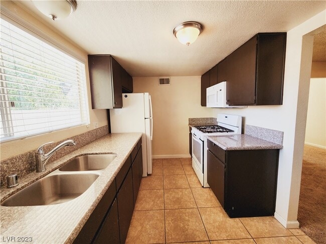 Building Photo - 4605 Cinderella Ln