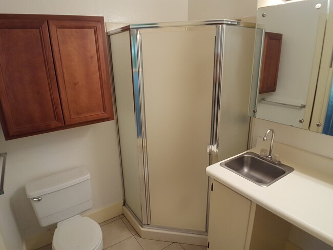 Building Photo - Beautiful 4 bedroom property near CSUC and...