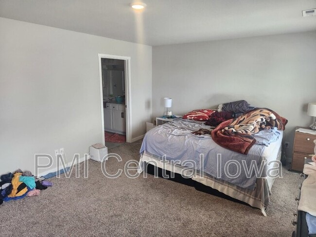 Building Photo - 4175 Cheyenne Ct