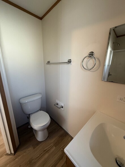 Building Photo - 48 Finch St