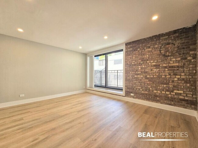 Building Photo - 0 bedroom in CHICAGO IL 60610