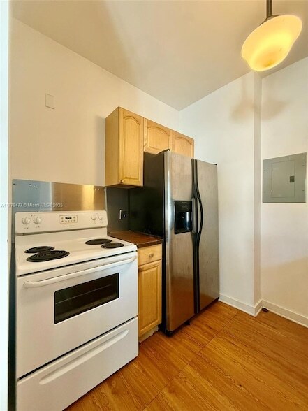 Building Photo - 4035 Meridian Ave