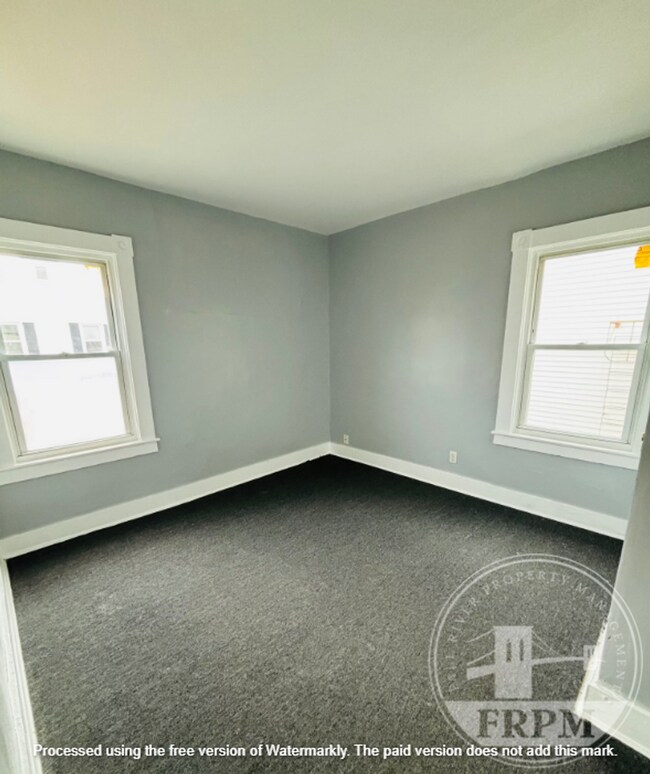 Building Photo - 439-441 Rivet St