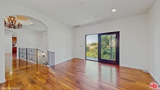 Building Photo - 3311 Deronda Dr