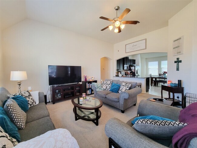 Building Photo - 23603 Villa Lisa Dr