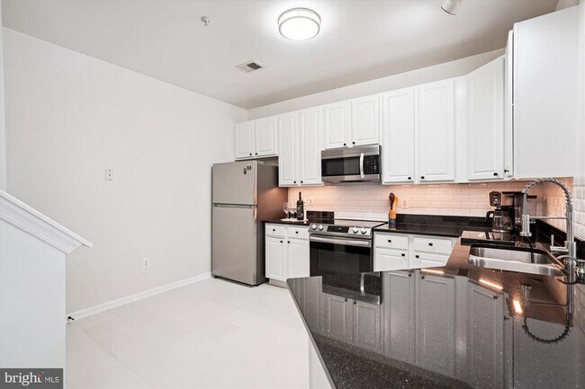 Building Photo - 7410 Langholm Way