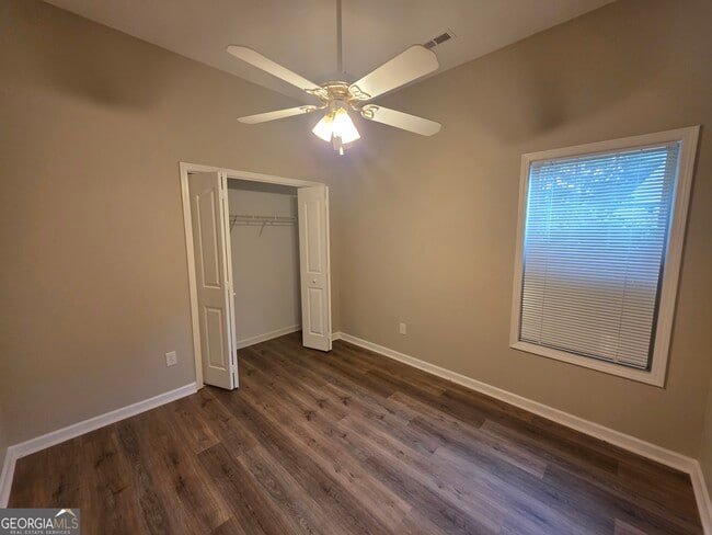 Building Photo - 120 Cloverwood Dr