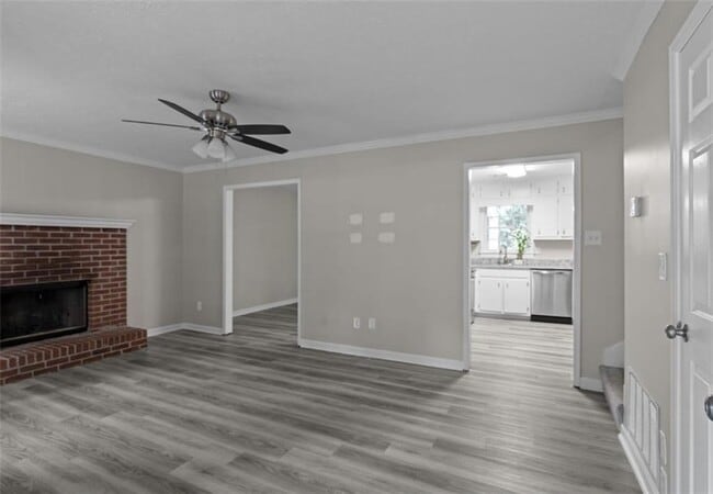 Building Photo - 1301 Daniel Ln