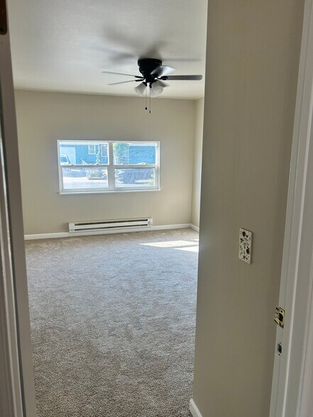 Building Photo - 88 Rose Dr