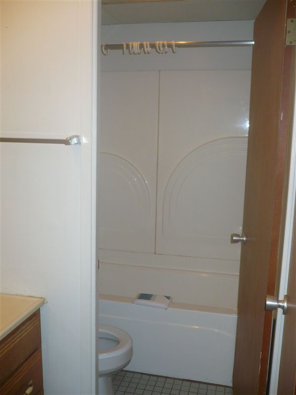 Building Photo - 2 br, 1 bath Apartment - 1317 Wilmot St #1