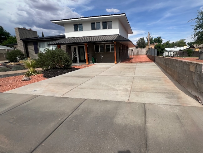 Building Photo - 175 S 400 E