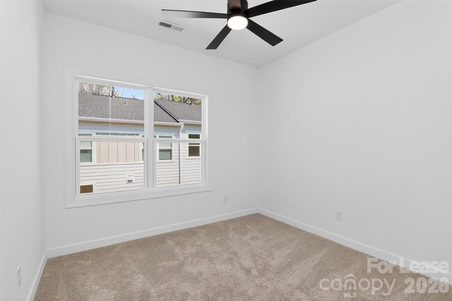 Building Photo - 3709 Lou Ann Ave