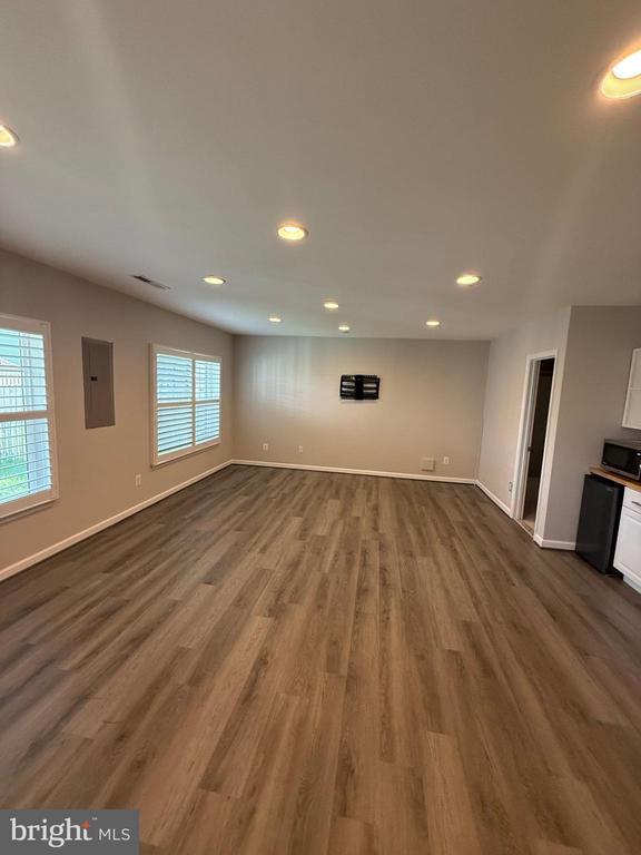 Building Photo - 113 Blackford Dr