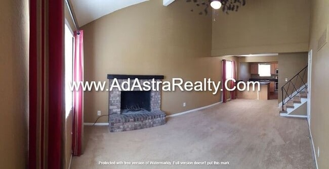 Building Photo - Beautiful Remodeled South KCMO Townhome-Available NOW!!