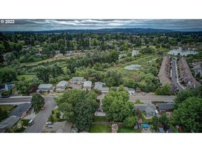 Building Photo - Lovely Ranch style home with park like rear fenced yard, Commonwealth lake Park just around the c...