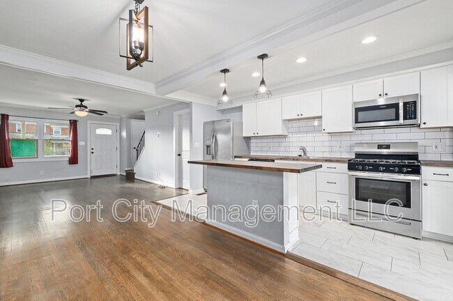 Building Photo - 885 Jaydee Ave