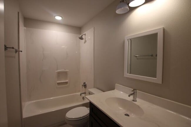Building Photo - Coming Soon! 2 Bedroom 2.5 Bath Townhome a...