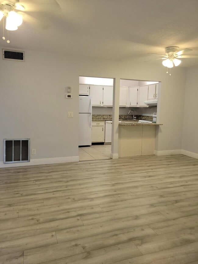 Building Photo - 5993 La Pinata Blvd