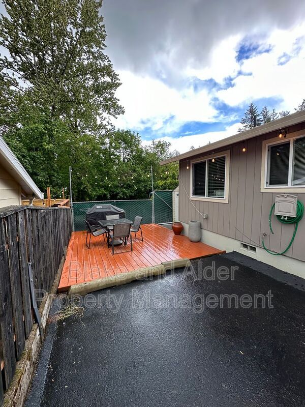 Building Photo - 5934 SW 30th Ave