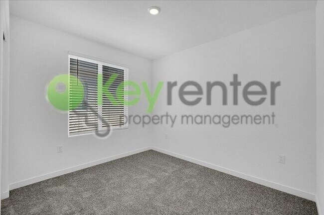 Building Photo - 2061 Hesperian Dr