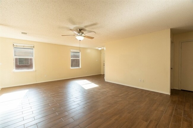 Building Photo - 1316 Scenic Hills Dr