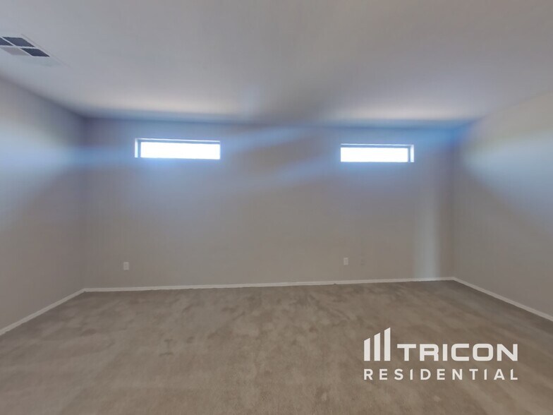 Building Photo - 5871 E Everhart Ln