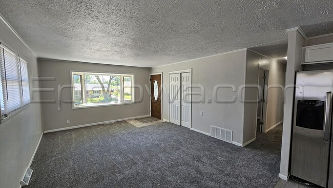 Building Photo - 1510 14th Ave SW