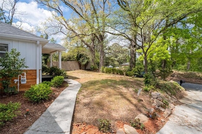 Building Photo - 2040 Penelope St NW