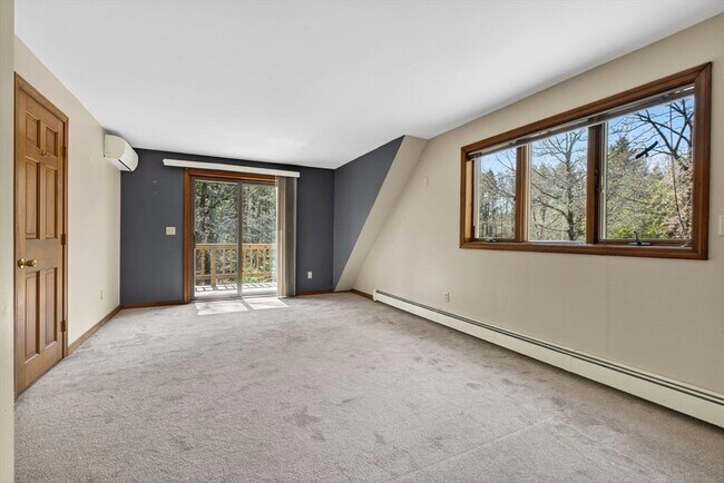 Building Photo - 6 Pine Woods Rd