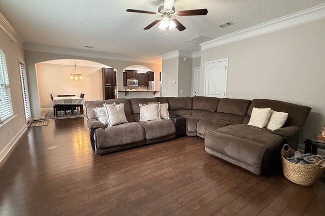 Building Photo - 44 Mount Vernon Ter
