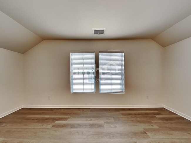 Building Photo - 3855 Annapolis Way