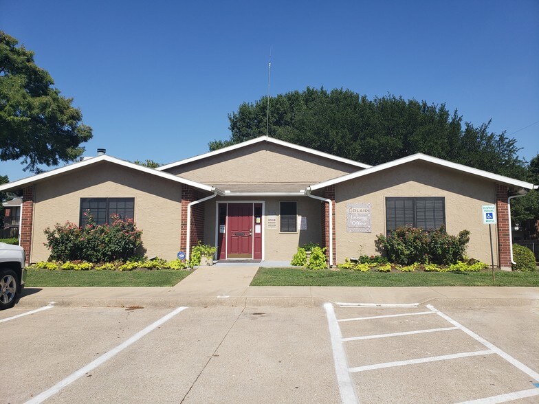 Solaire Apartments 4753 Duncanville Rd Dallas TX 75236 Apartment Finder