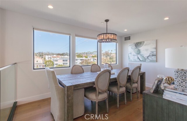 Building Photo - 314 Dahlia Pl