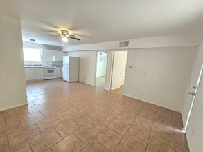 Building Photo - 2 bed 1.5 bath UTILITES INCLUDED