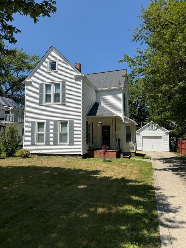 Building Photo - 49 Palmetto Ave