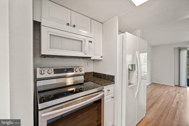 Building Photo - 5451 Endicott Ln