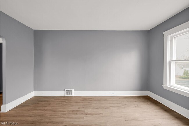 Building Photo - 16119 Parkgrove Ave