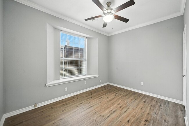 Building Photo - 312 Larkspur Ct