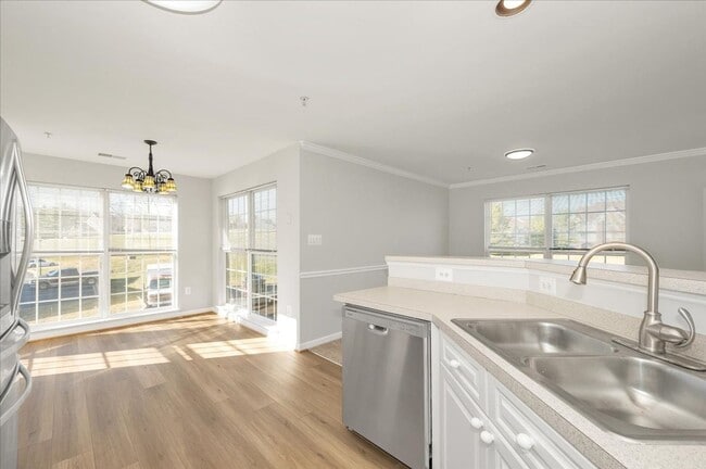 Building Photo - Wonderful Condo For Lease