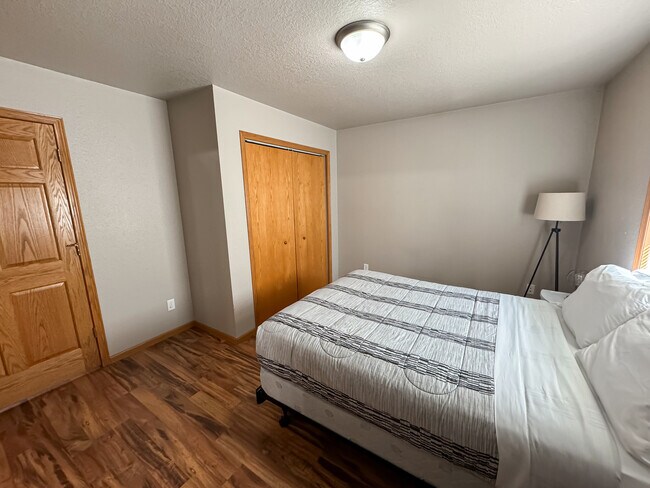 Building Photo - Theater Apartments Beulah