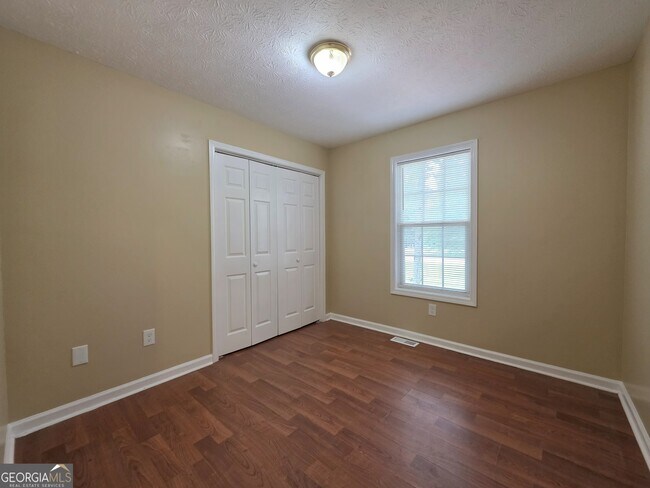 Building Photo - 186 S Red Oak Way