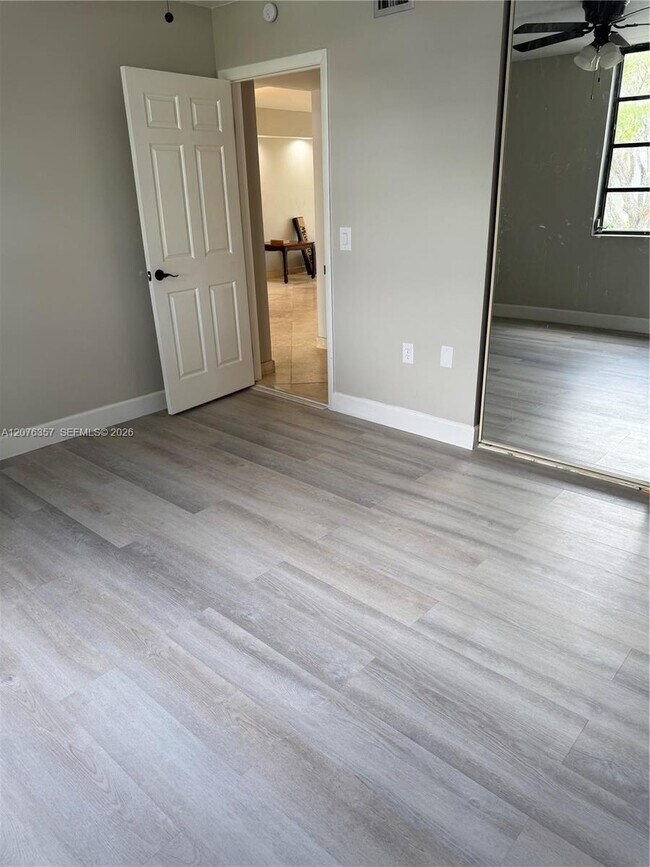 Building Photo - 1520 Whitehall Dr