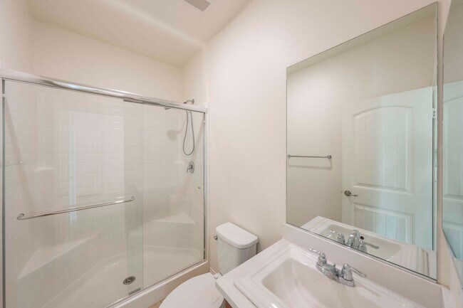 Building Photo - Large Single Family, 5 Bed 3 Bath, Corona-Norco Unified School District.