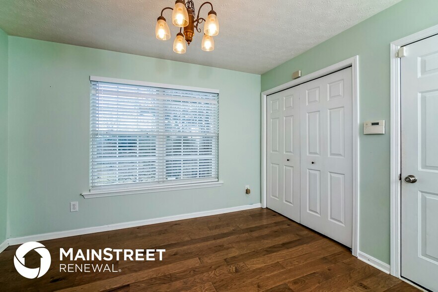 Building Photo - 10717 Bayport Rd