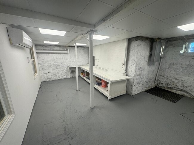 Building Photo - 2 Sea Ave