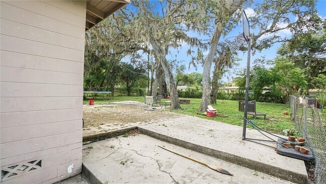 Building Photo - 5518 Riviera Dr