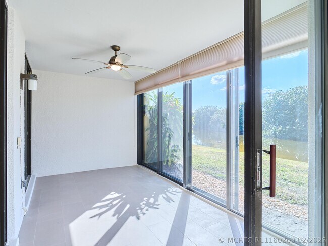Building Photo - 5250 Woodland Lakes Dr